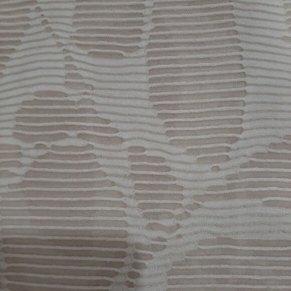 FREE WITH PURCHASE Boho minimalist sheer knit sleeveless texture top - Picture 10 of 13